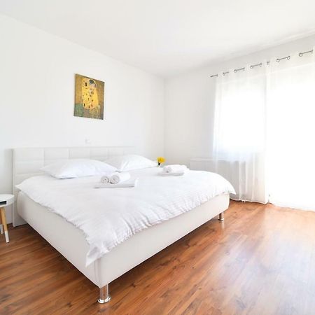 Apartman SPACE Razanac Bagian luar foto